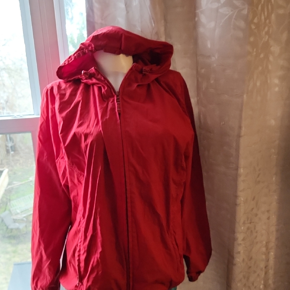 Old Navy Red Ski Jacket with Hood and Water-Resistant Fabric